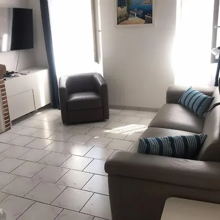 Apartment La Petite Oasis, Newly Renovated *